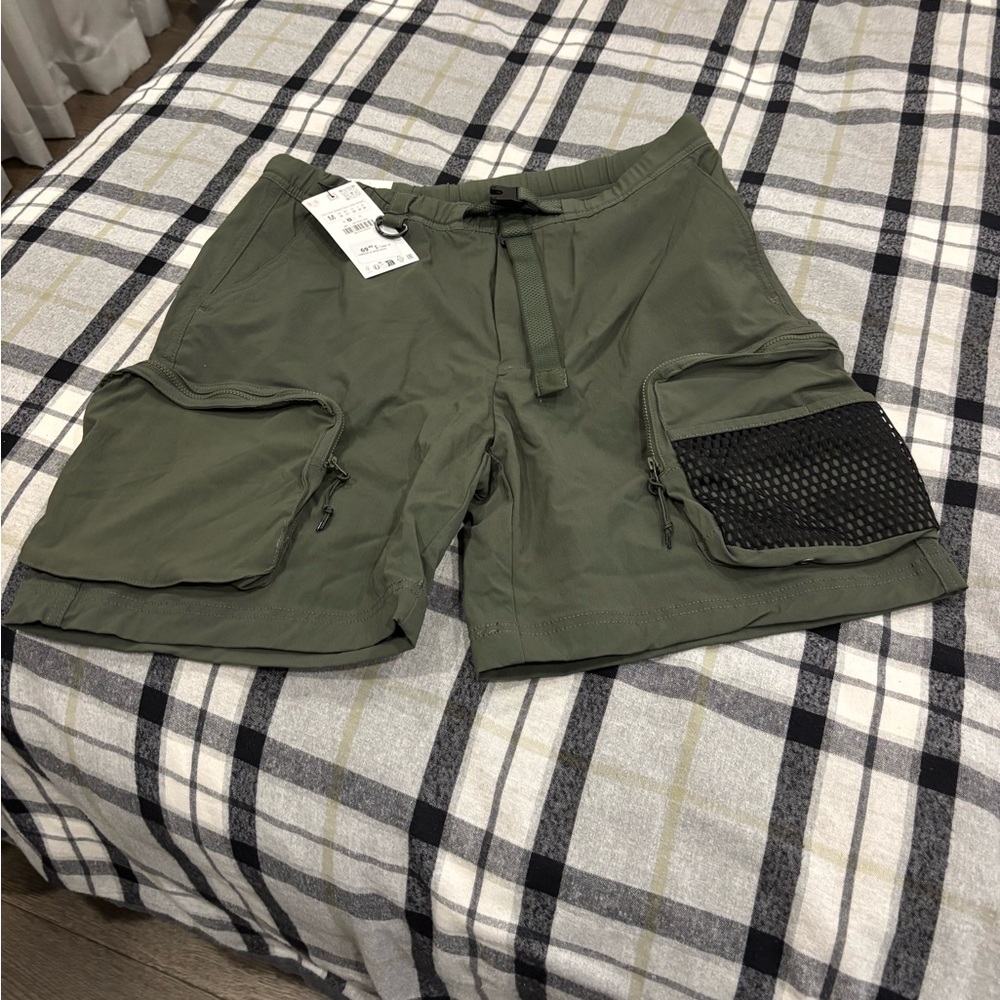 NWT Olive Green Men's Cargo Shorts